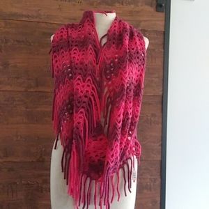 NWT FUN FRINGED WRAP INFINITY SCARF. PATTERNED AND OPEN WEAVE. CORAL/WINE COLOR